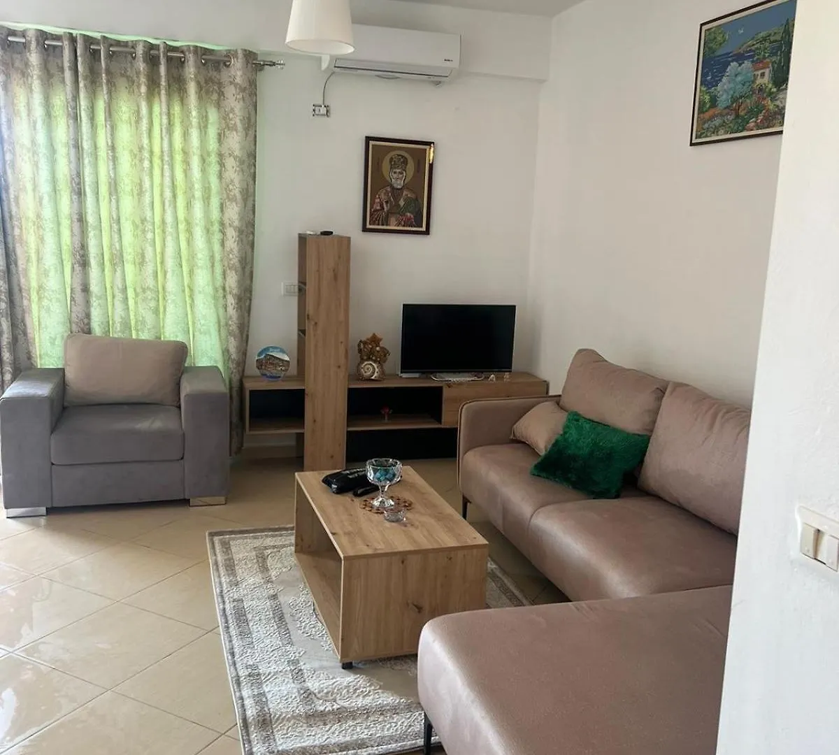 Vala Apartament Sarandë Apartamento
